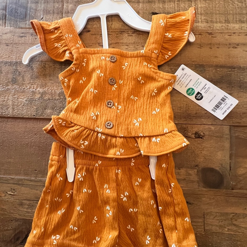 Lot of 4 Baby Girl Carter’s Outfits - Picture 2 of 9